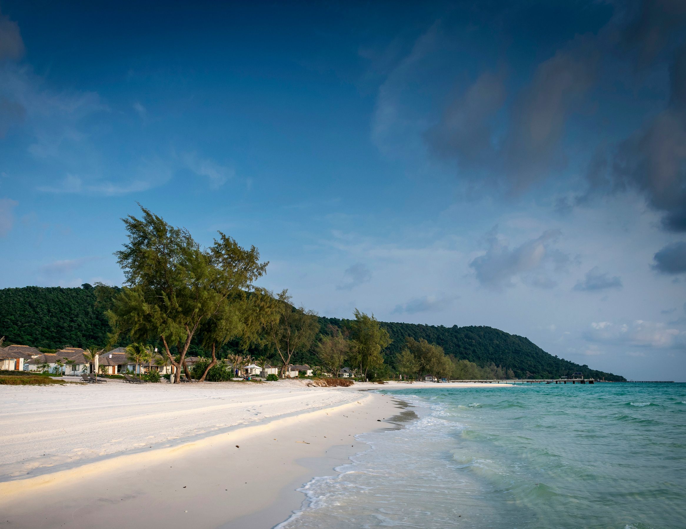 Long Beach Resort Area View In Tropical Paradise